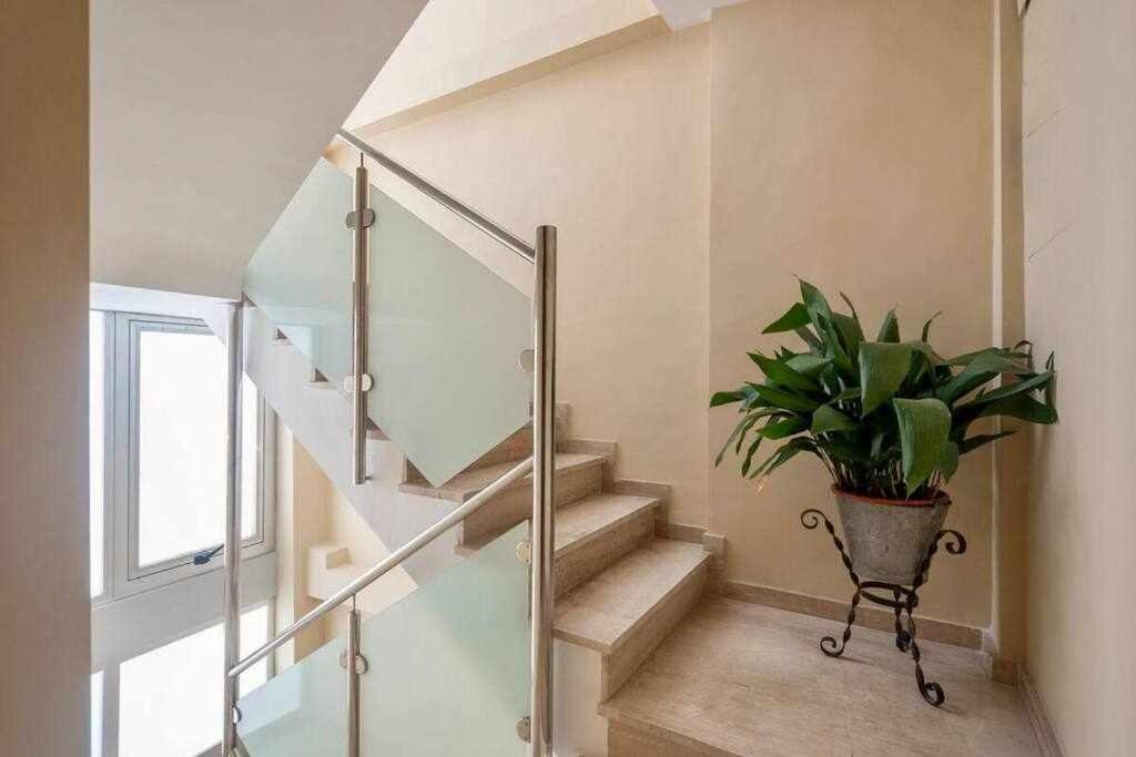 Luxe Haven In Granada Apartment ภายนอก รูปภาพ
